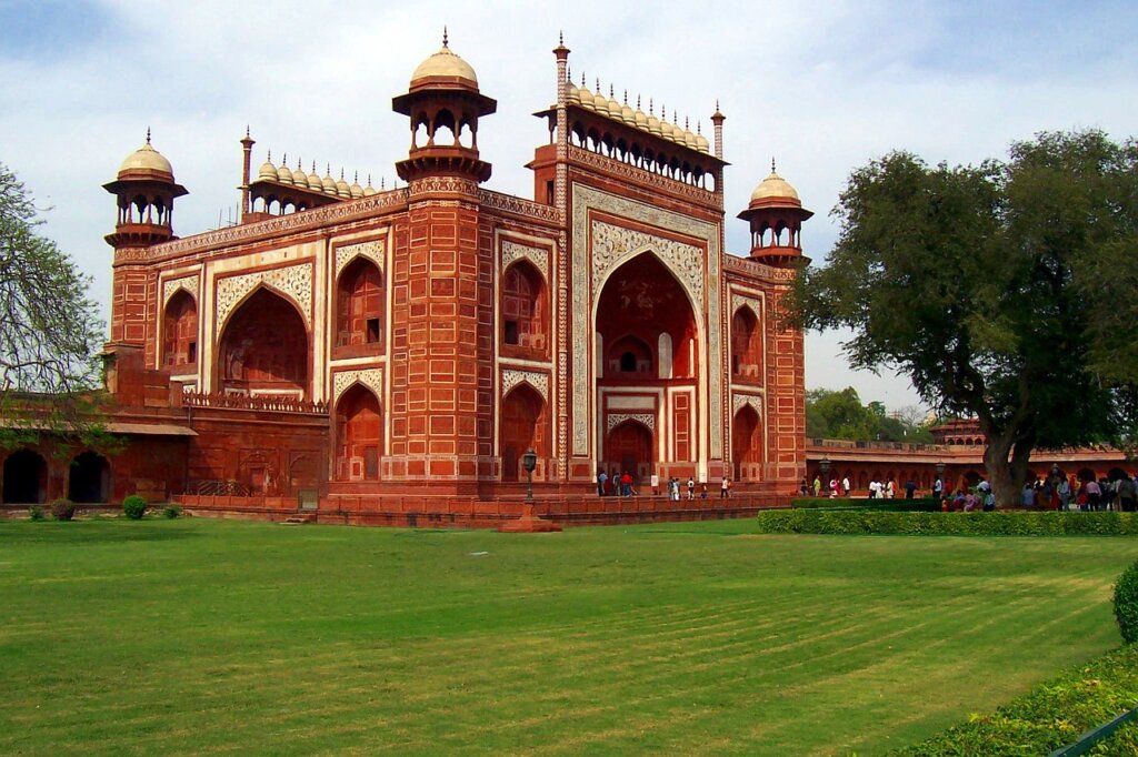 7 Days Golden Triangle Tour with Tour Guide